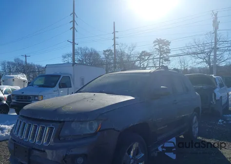 2014 Jeep Compass Limited z USA, uszkodzony, nr VIN 1C4NJDCBXED867459